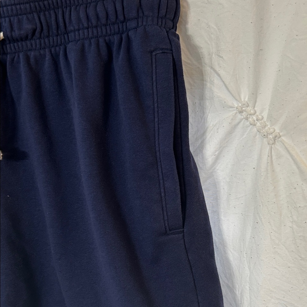 Under Armour Navy Blue Athletic Shorts- Size Medium - Picture 4 of 8